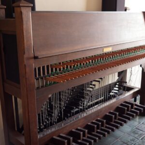 nederlandse-beiaardschool-hoofdgebouw-studieklavier3-M1001570